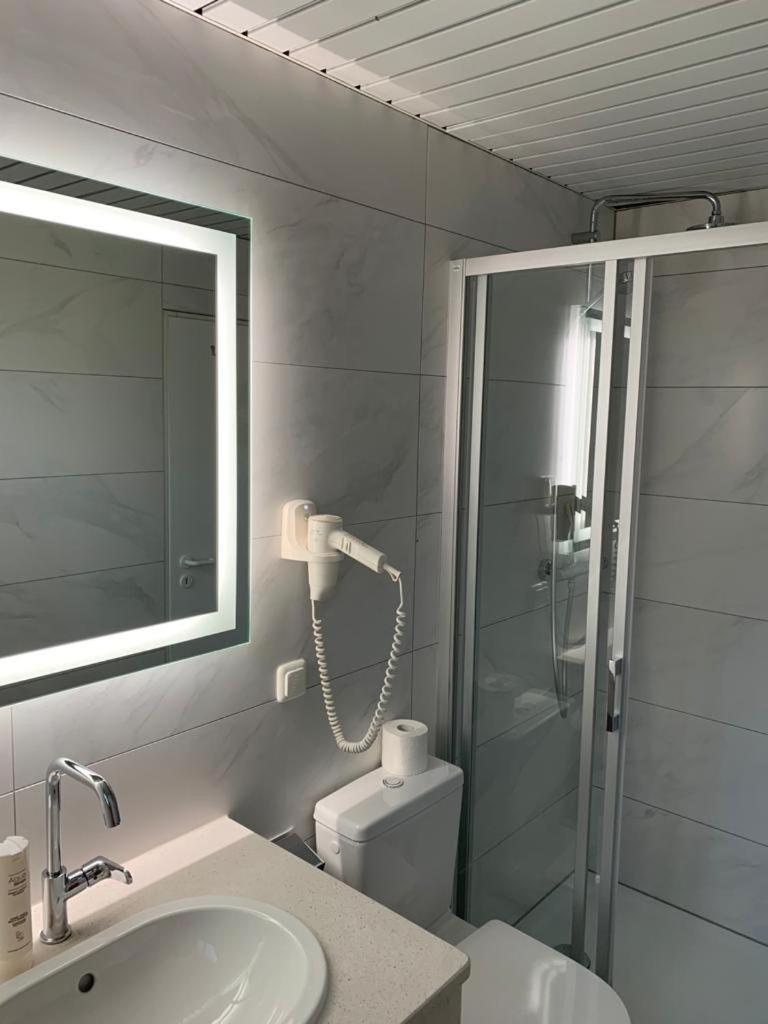 Landhotel Rosenhof Garni Am Plauer See Mit Ladesaeule Fuer E-Autos Quetzin Esterno foto