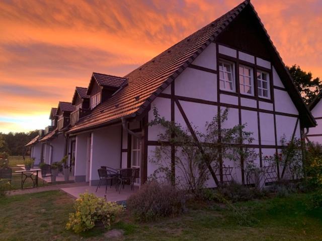 Landhotel Rosenhof Garni Am Plauer See Mit Ladesaeule Fuer E-Autos Quetzin Esterno foto