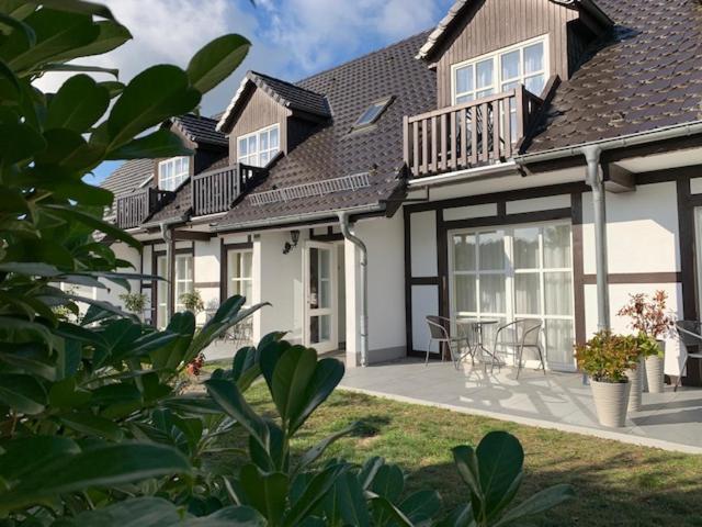 Landhotel Rosenhof Garni Am Plauer See Mit Ladesaeule Fuer E-Autos Quetzin Esterno foto