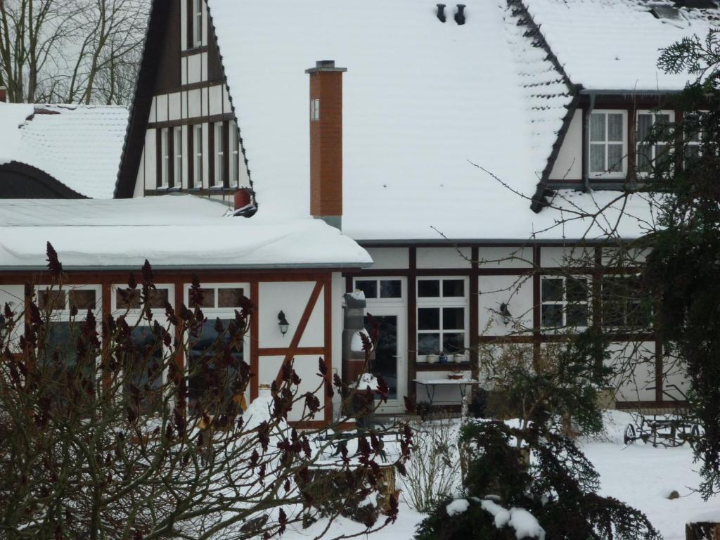 Landhotel Rosenhof Garni Am Plauer See Mit Ladesaeule Fuer E-Autos Quetzin Esterno foto